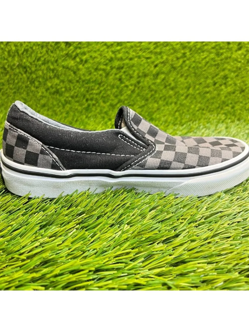 Vans Classic Slip-On Boys Size 1.5Y Black Gray Athletic Skate Shoes Sneakers